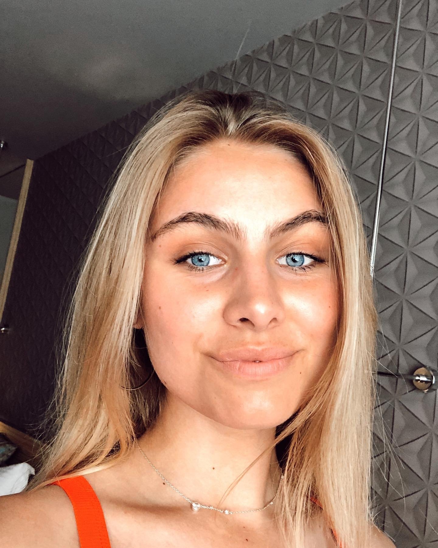 FlutteringSkye from City of Bristol,United Kingdom